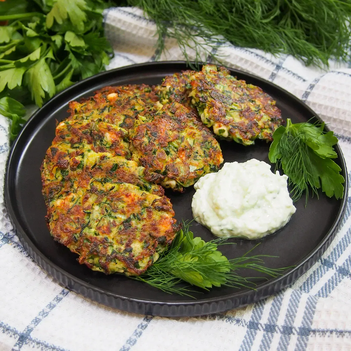 Zucchini_Fritters_Kolokithokeftedes